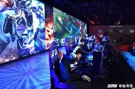 华莱士本场送出4抢断，赛季56次升至联盟最多